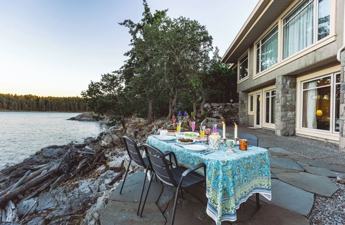 Regional District of Nanaimo House | Endless Coastal Views- Peaceful B&B in Nanoose Bay