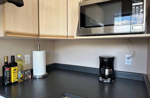 Westwood Plateau House | Entire 1 bedroom suite, sleeps 4, ensuite laundry & 5 mins to Lafarge Skytrain