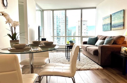 Coal Harbour Condo | Entire 1 Bedroom with View.