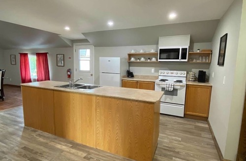 Lambton Shores House | ENTIRE 2-BEDROOM TOWNHOUSE ON A RUSTIC FARM, 20 Minutes from GrandBend!