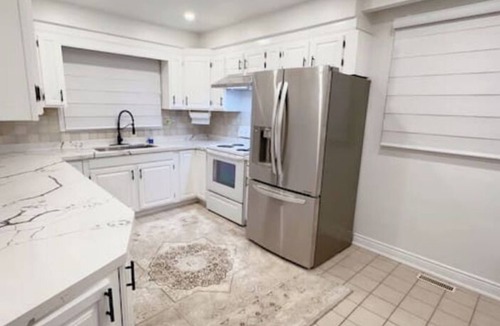 Dixie House | Entire 4 bedroom Entire house in Mississauga