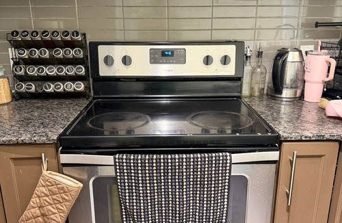 Mississauga Apartment | Entire Beautiful Apartment in Downtown Mississauga