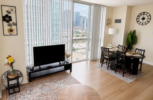 Mississauga Apartment | Entire Beautiful Apartment in Downtown Mississauga
