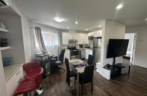 Dollard-des-Ormeaux Condo | Entire Condo|REM·Parking·YUL·Downtown 15 min-Condo entier|REM·Parking·YUL·Centre