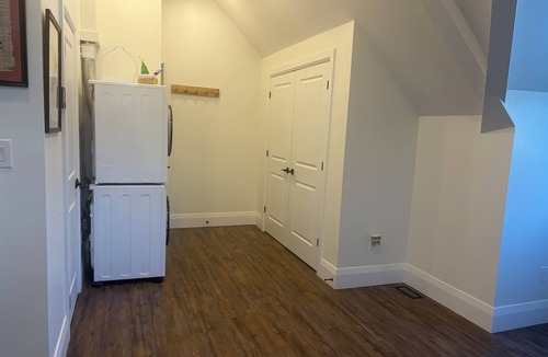 Caledon House | Entire private 1 bedroom apartment in Alton ont. A place to relax, pet friendly