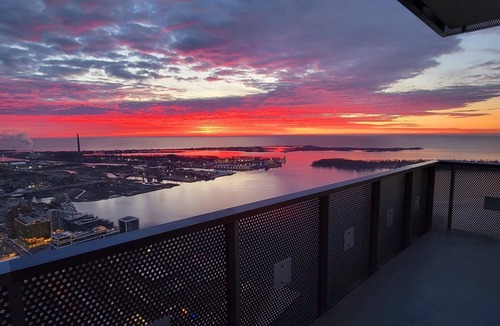 St. Lawrence Condo | Epitome luxury lifestyle living by the Lake, Fully Furnished Executive Penthouse