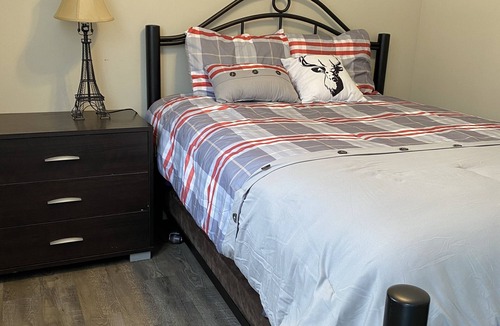 Severn Apartment | Escape to Cottage Country : Charming 1-Bedroom Apartment in Port Severn