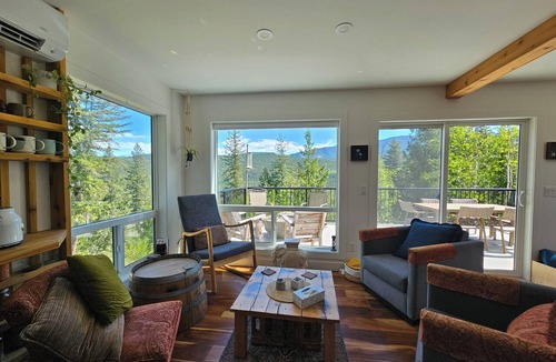 Ashton Creek House | Escape to the forest.