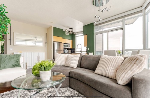 Niagara Condo | Excellent Toronto city views