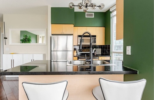 Niagara Condo | Excellent Toronto city views