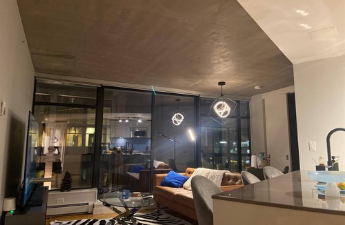Gastown Apartment | Executive 2-bed Suite Downtown near Canada Place & Rogers Arena - Free Parking