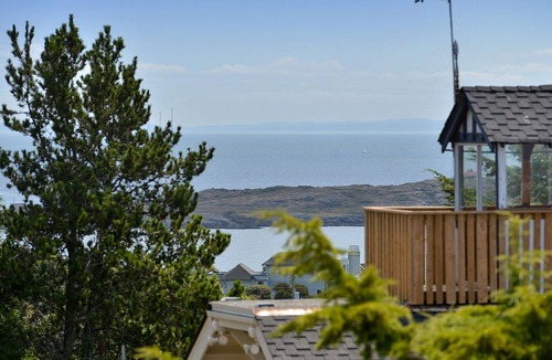 Fairfield House | Executive 3 Bedroom With Sweeping Ocean and Mountain Views