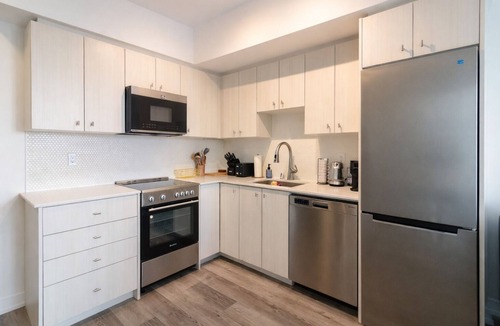 Kitchener Condo | Executive King Condo With Home Cinema | Bowling,Pool,Gym,Sauna,Hot Tub,Lounge