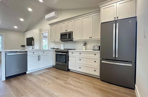 Stanley Bridge House | Executive PEI Getaway Near Golf and Beaches for Groups or Families