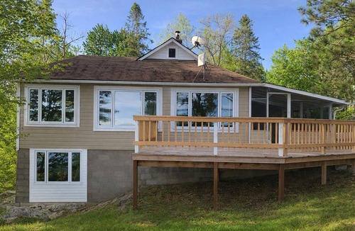 Nipissing Cottage | Executive Retreat on Lake Nipissing *WiFi and AC