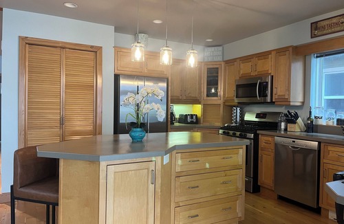 Okanagan-Similkameen House | Executive Skaha Lake Waterfront Home-Sandy beach-Dock-Boat Moorage-4 bdrm, 4 bth