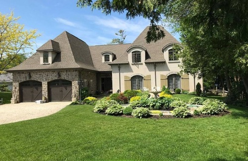 Brock House | Expansive Four Season 3BR Lakefront Retreat Home