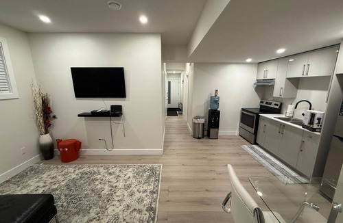 Prince George House | Experience city living in this stylish and professionally designed suite.