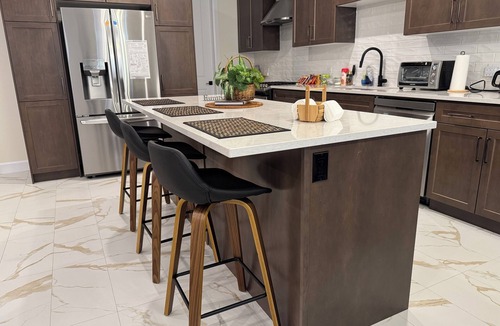 Lambeth House | 🌟 Experience Peace & Love | Modern & Stylish Home for Groups