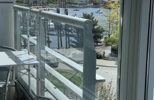 Yaletown Condo | Exquisite 1bedroom+Den Furnished Condo