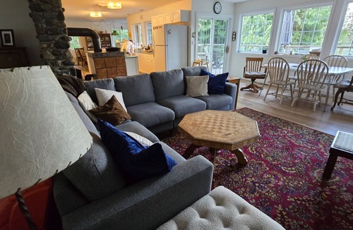Kootenay Boundary House | Family Fun, Seclusion, and Adventure You'll find it at Kingfisher Cove!