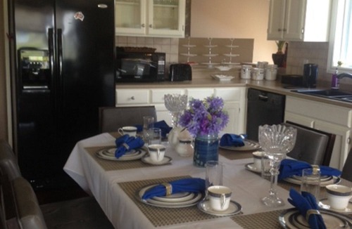 Virgil House | Fabulous Guesthouse B & B Located In The Heart Of Vineyard Country!