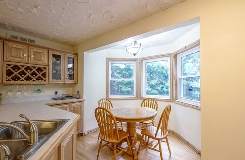 Lake of Bays Cottage | Fall & Winter discounts Available @ Muskoka Waterfront Cottage! Pet-Friendly!