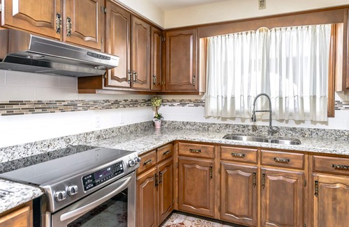 Niagara Falls House | *Fallsview Escape* - Walk To The Falls!