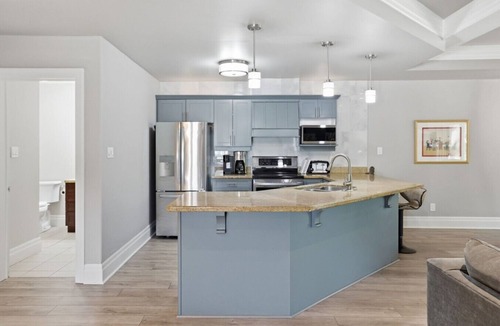 Collingwood Condo | Family Condo for 6 | 10 Minutes to Blue Mountain!