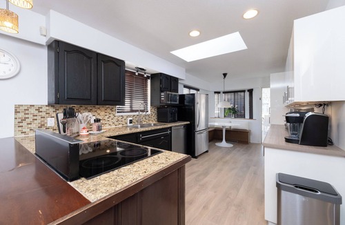 Grandview-Woodland House | Family friendly 3BR/2BA Vancouver Home with EV Charging – 10 Min to Downtown