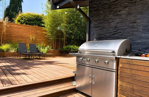 Metro Vancouver Regional District House | Family-Friendly 3BR Suite with Mount Baker & Bay Views