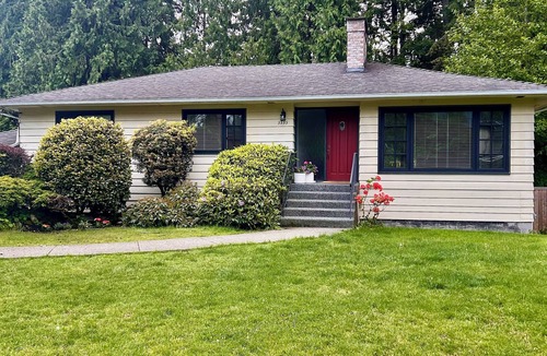 Vancouver House | Family friendly home in Edgemont Village North Vancouver-Mountain View’s