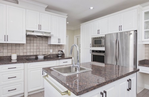 Richmond House | Family Room. 2 Double Beds. Private Bath. Free Parking .Central AC.