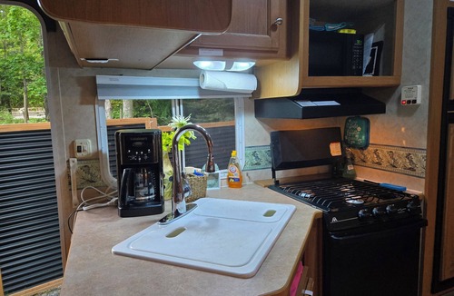 Regional District of Nanaimo House | Family RV in a Farm is a good place for families to share accommondation.