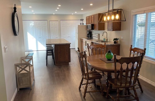 Leamington House | Family-sized home 5 minutes from beaches & Point Pelee National Park!