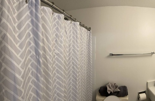 North End Apartment | Fantastic 1 Bedroom Suite in Downtown Kelowna