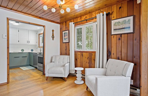 Mont-Tremblant Cottage | Fantastic 4-bedroom cottage close to skiing and shopping in Mont-Tremblant