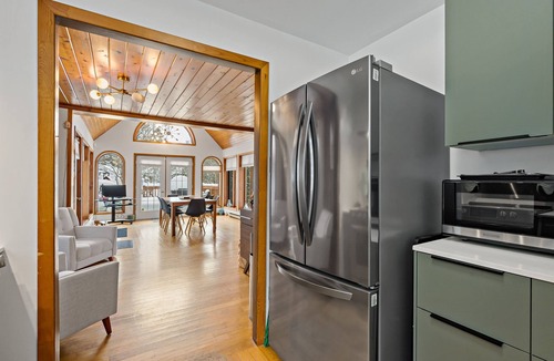 Mont-Tremblant Cottage | Fantastic 4-bedroom cottage close to skiing and shopping in Mont-Tremblant