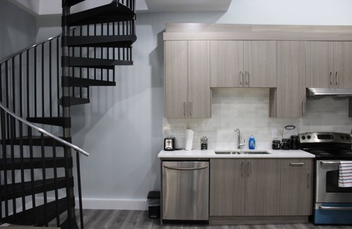 West Abbotsford Other | Farm & Garden Retreat, Spacious Loft in Aldergrove