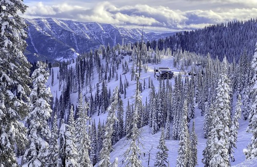 East Kootenay Condo | Fernie ON THE MOUNTAIN luxury 2 bedrooms 3 beds (1 king, 2 queen), 2 baths.