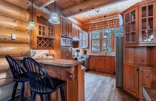 Fiddler Lake Resort House | Fiddler Lake Resort - Bear 10