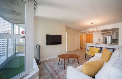 Coal Harbour Condo | ⚽ FIFA World Cup 2026 | Furnished Coal Harbour Condo | Parking Included