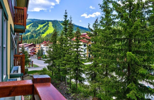 Sun Peaks Apartment | Fireside 306: Lovely Studio. Central w/shared Hot Tub. Centrally Located.