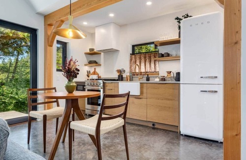Ucluelet House | Fogged Inn Cove