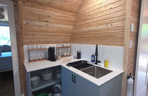 New Haven-Riverdale Cabin | For travellers who love nature but won't compromise on comfort