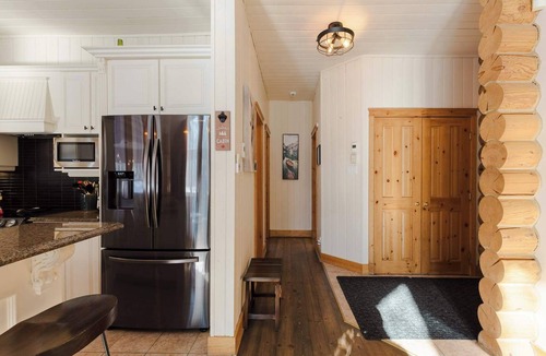 Fiddler Lake Resort Ski Chalet | Forest Chalet: Hot Tub, Sauna & Fire Pit, Trails
