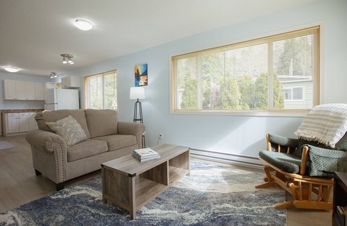 Tofino House | Forest Edge-Chesterman,OD Shower,Firepit,Bike Path