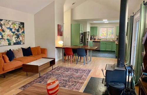 Prince Edward Apartment | Forest Guest Suite Near Picton Centre (Pet-Friendly &Hot Tub &Park Pass)