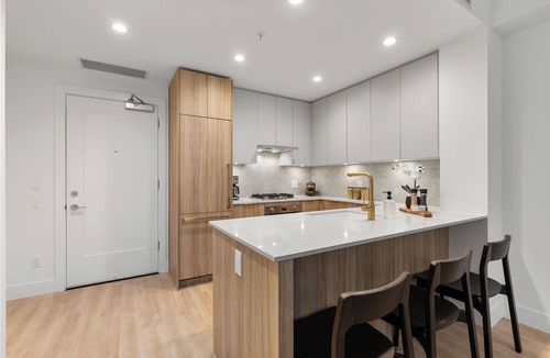 Lynn Valley Apartment | Forest Retreat - Fully Furnished 1 bedroom in Lynn Valley