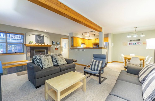 Blackcomb House | Forest Trails, 2.5 bedroom family home, walk to lift, free wifi
